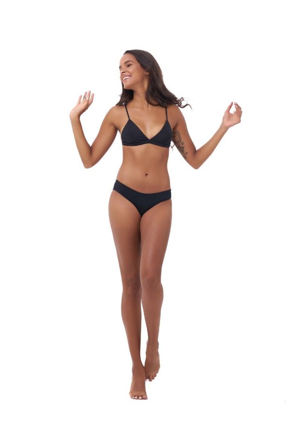 LITTLE PANDANUS // REEF TRIANGLE BIKINI TOP - EBONY