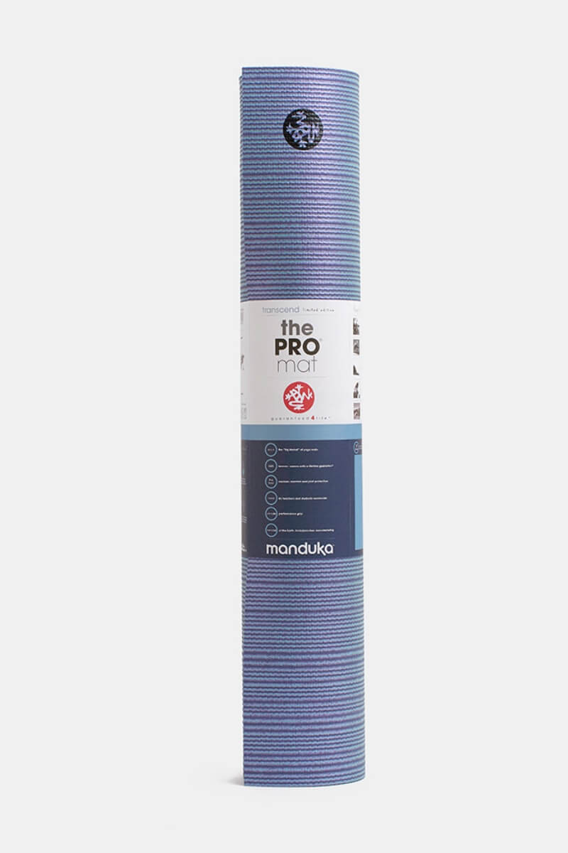 SEA YOGI // Transcend PRO Yoga mat in 6mm by Manduka, Tienda de Yoga, standing