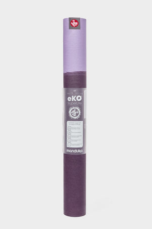 SEA YOGI // Sayan eKo Superlite travel yoga mat by Manduka, 1kg, Yoga boutique, standing2