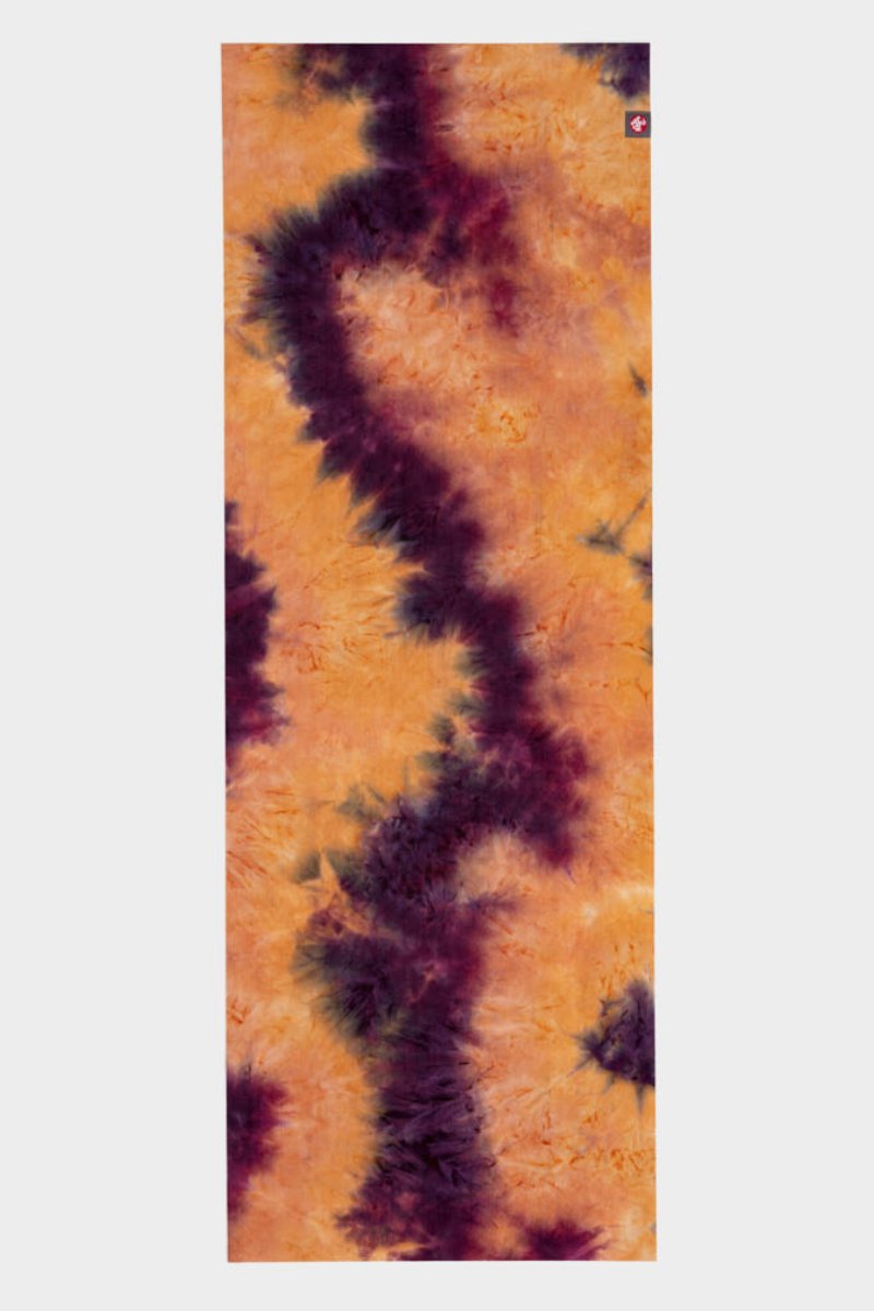 SEA YOGI // Grateful eQUA Superlite travel yoga mat by Manduka, 1kg, Yoga online shop, spread