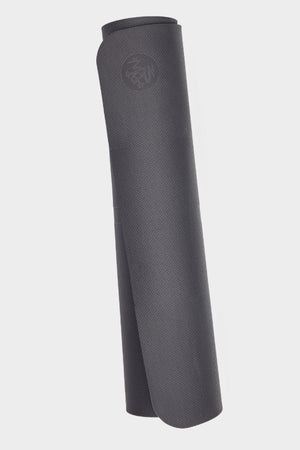 SEA YOGI //Manduka Yoga Welcome Mat de Manduka, 5mm, THUNDER, standing