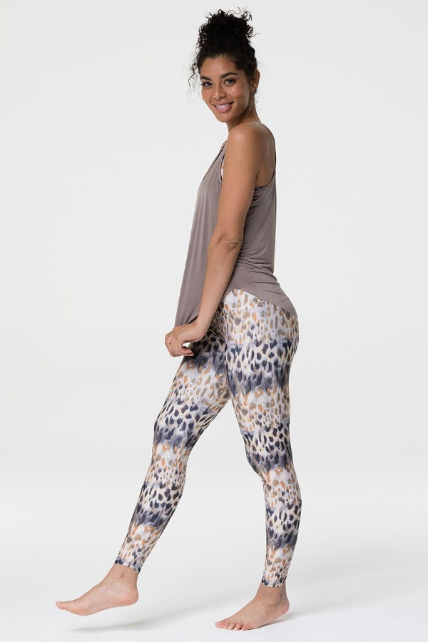 ONZIE // GLOSSY V YOGA TANK - CHAMPAGNE