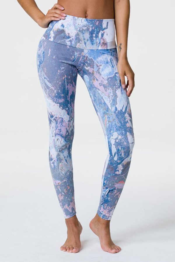 SEA YOGI // Onzie High rise legging with love stone design, front1