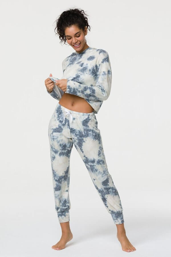 SEA YOGI // Onzie weekend jogger in tie dye, front
