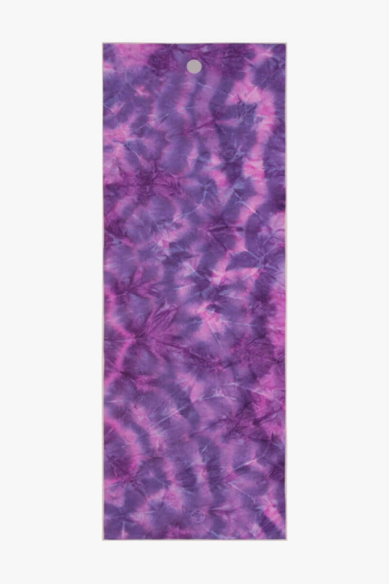 SEA YOGI // Yogitoes skidless towel in Groove Magic style by Manduka, Online Yoga Shop, spread out image