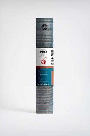 SEA YOGI // Curiosity Prolite Yoga mat in 5mm by Manduka, Online Yoga Shop, standing