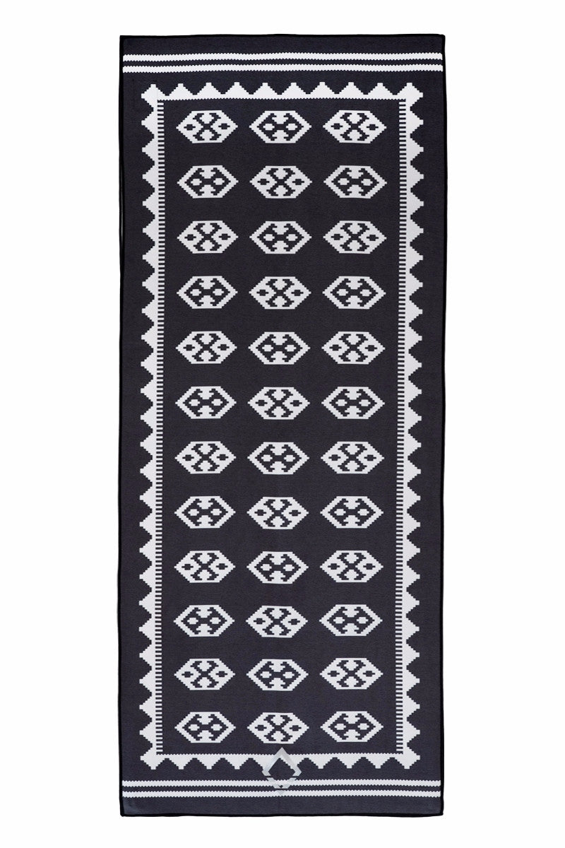 NOMADIX DOUBLE SIDED YOGA AND BEACH TOWEL IN BOULDER STYLE AND FRONT - Sea Yogi