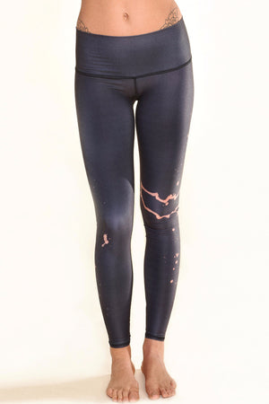 TEEKI REBIRTH HOT PANT FRONT IMAGE - Sea Yogi