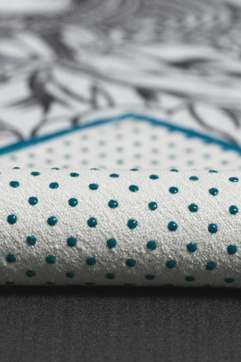 SEA YOGI // Yogitoes skidless towel in Enlightened style by Manduka, close up image