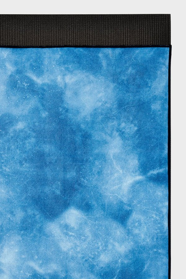 MANDUKA // eQUA HAND YOGA TOWEL - CAMO TIE DYE BLUES
